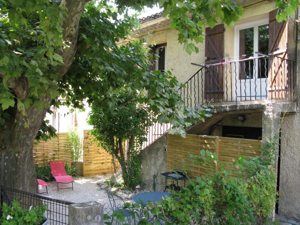 Location& Gites Саррьян Экстерьер фото